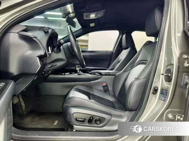 Lexus UX 2020 Серебристо-серый из Китая, фото 5