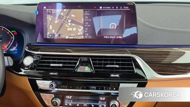 BMW 5 Series (G30) 2021 Серебристо-серый из Кореи, фото 5