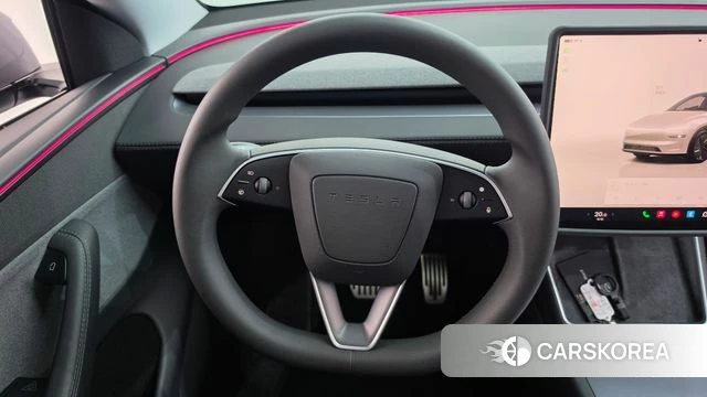 Tesla Model Y 2025 Серебристо-серый из Кореи, фото 5