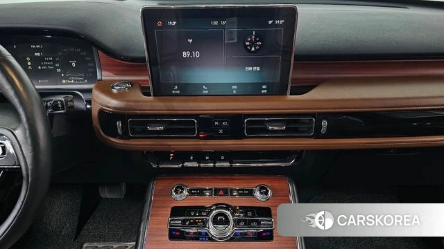 Lincoln Aviator 2nd generation 2023 Белый из Кореи, фото 5