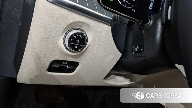 Mercedes-Benz C-Class W206 2023 Белый из Кореи, фото 5