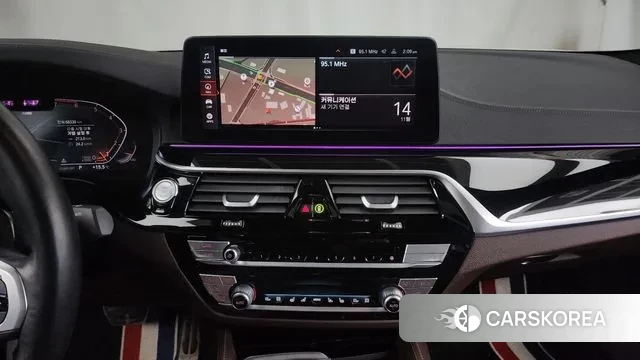 BMW 5 Series (G30) 2022 Белый из Кореи, фото 5