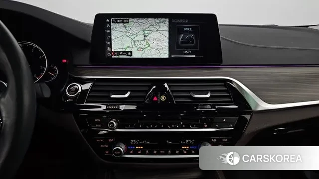 BMW 5 Series (G30) 2018 Белый из Кореи, фото 5