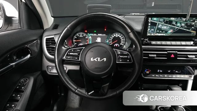 Kia Seltos 2022 Белый из Кореи, фото 5
