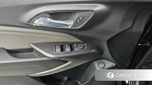 Chevrolet (GM Daewoo) Trax Crossover 2023 Черный из Кореи, фото 5