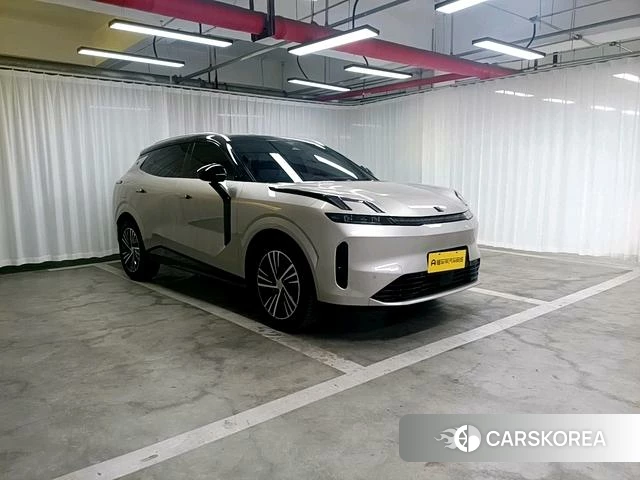 Lynk 08 EM-P 2025 Серебристо-серый из Китая, фото 5