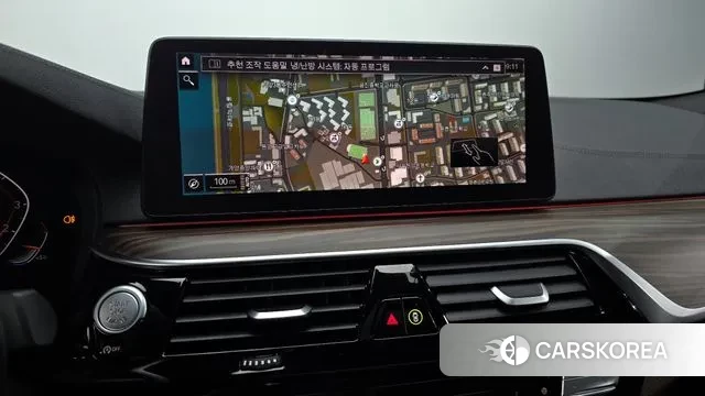 BMW 5 Series (G30) 2021 Белый из Кореи, фото 5