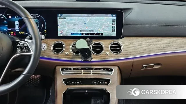 Mercedes-Benz E-Class W213 2022 Белый из Кореи, фото 5