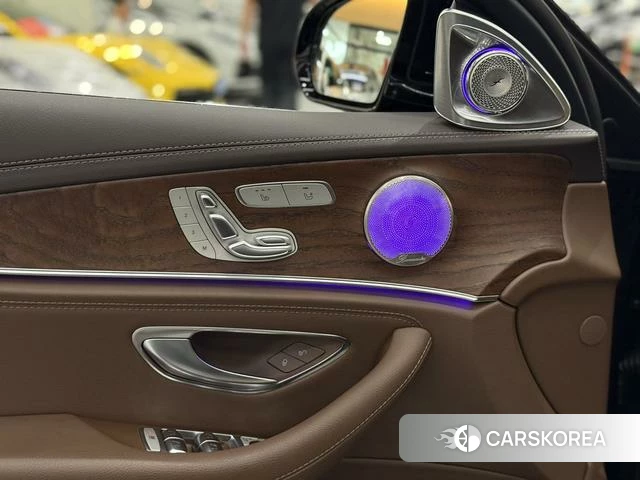 Mercedes-Benz E-class 2023 Черный из Китая, фото 5