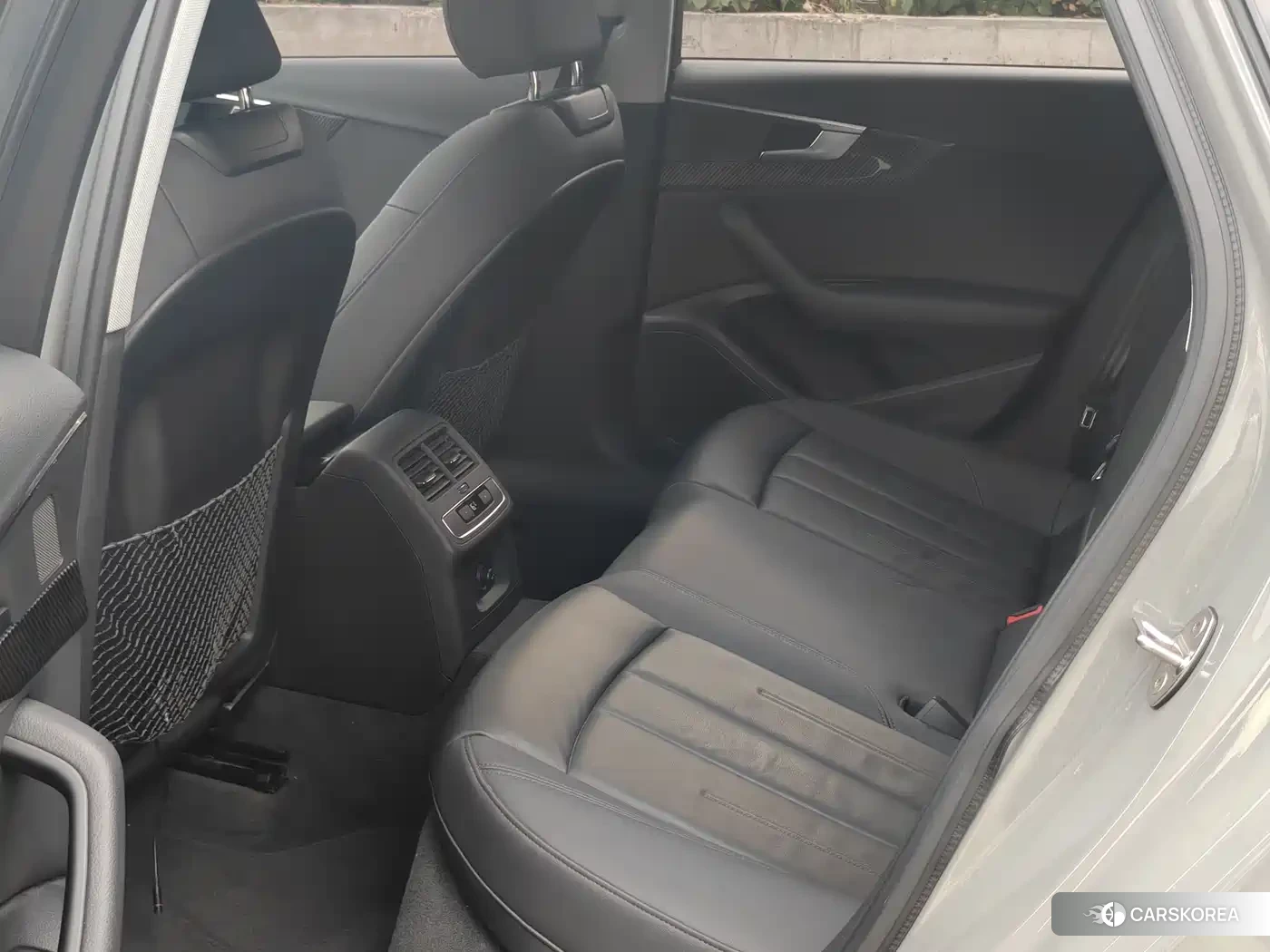 Audi A4L 2022 Silver/gray из Китая, фото 5