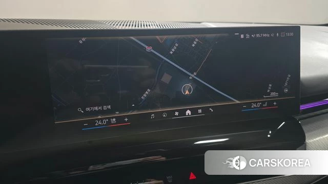 BMW 5 Series (G60) 2024 Цвет галактики из Кореи, фото 5