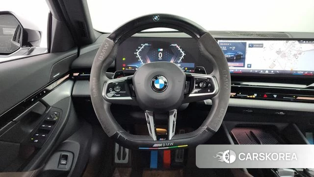 BMW 5 Series (G60) 2024 Черный из Кореи, фото 5