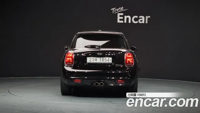Mini Cooper 2018 Черный из Кореи, фото 5