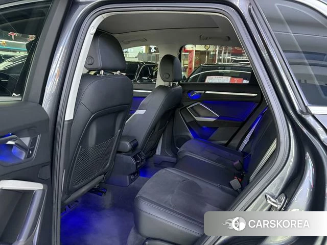 Audi Q3 2021 Темно-серый из Китая, фото 5