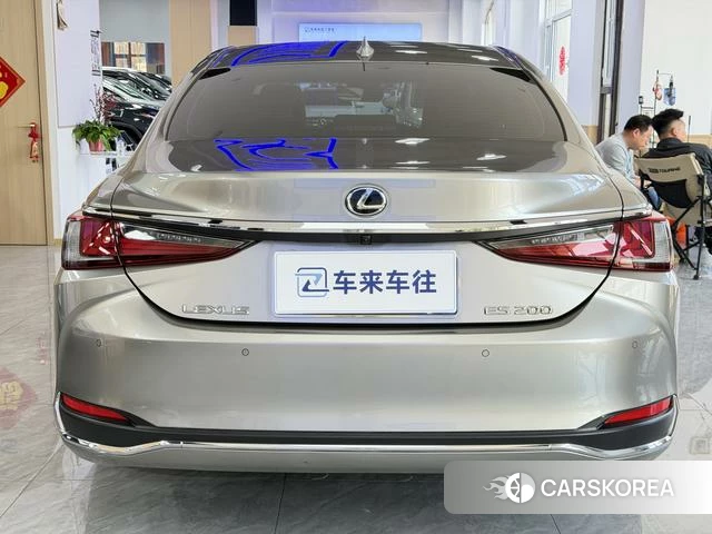 Lexus ES 2021 Серебристо-серый из Китая, фото 5