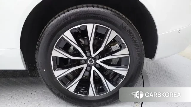 Volvo XC60 second Generation 2023 Белый из Кореи, фото 5