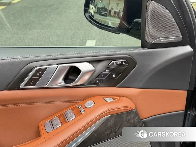 BMW X7 2024 Черный из Китая, фото 5