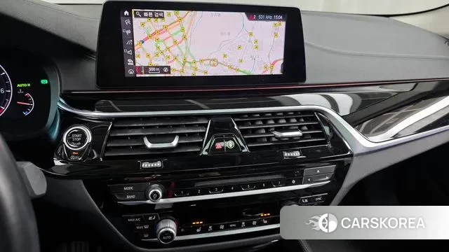 BMW 5 Series (G30) 2019 Белый из Кореи, фото 5