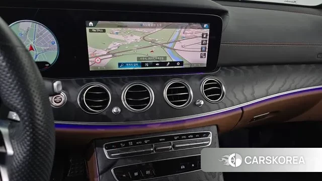 Mercedes-Benz E-Class W213 2021 Белый из Кореи, фото 5