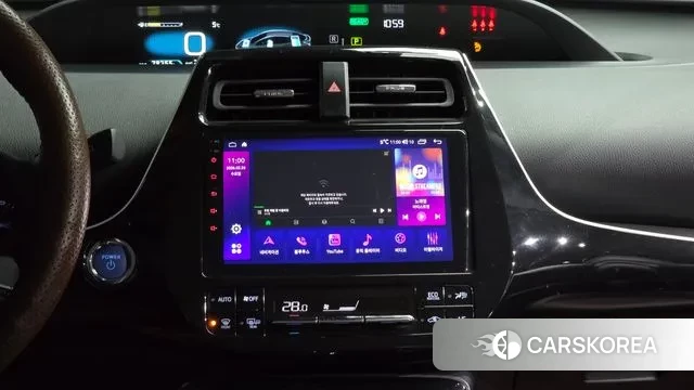 Toyota Prius 4th Generation 2021 Белый из Кореи, фото 5