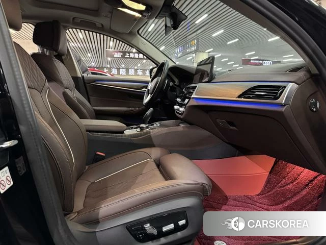 BMW 5 series 2022 Черный из Китая, фото 5