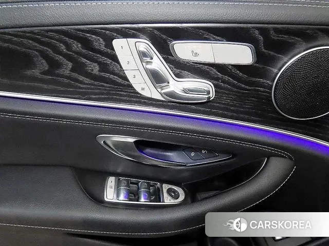 Mercedes-Benz E-Class W213 2021 Белый из Кореи, фото 5