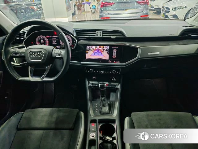 Audi Q3 2022 Темно-серый из Китая, фото 5