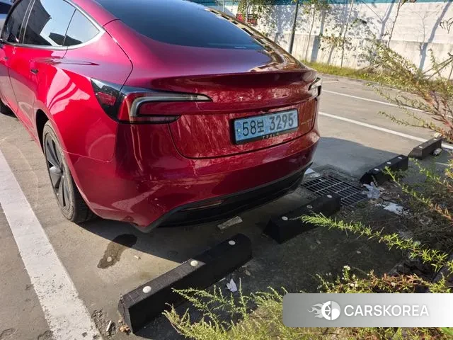 Tesla Model 3 2024 Красный из Кореи, фото 5