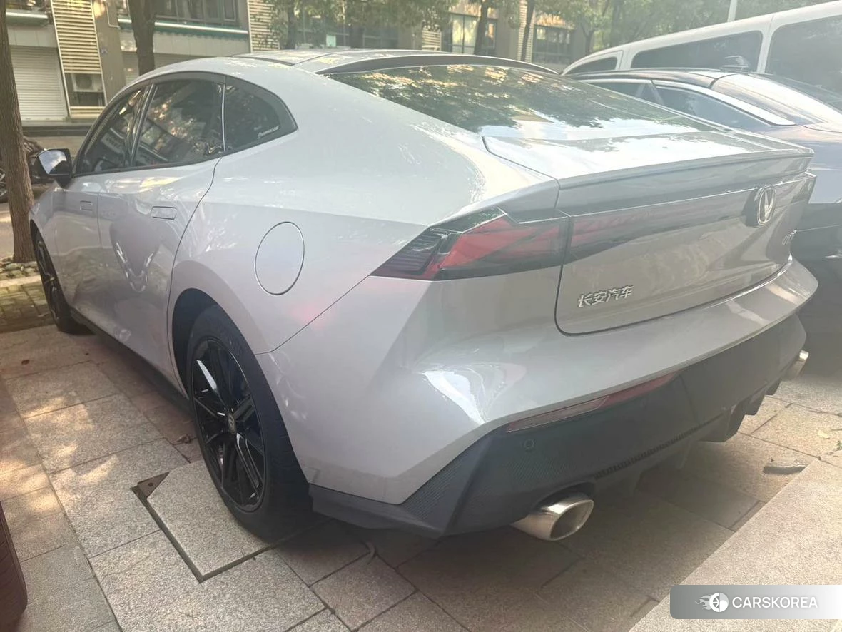 Chang'an UNI-V 2023 Серебристо-серый из Китая, фото 5