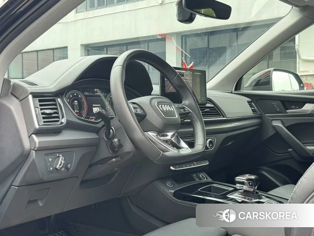 Audi Q5L Sportback 2022 Черный из Китая, фото 5