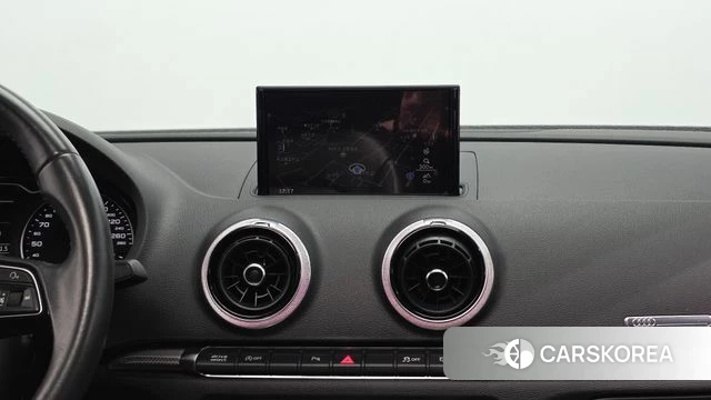 Audi New A3 2018 Белый из Кореи, фото 5