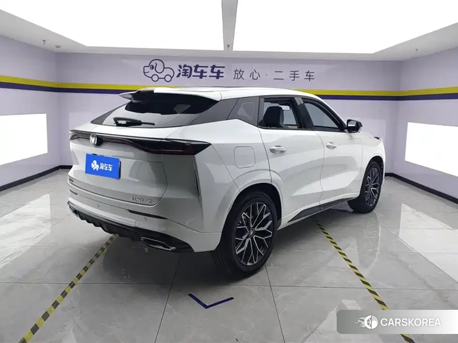 Chang'an Changan UNI-Z New Energy 2025 Белый из Китая, фото 5