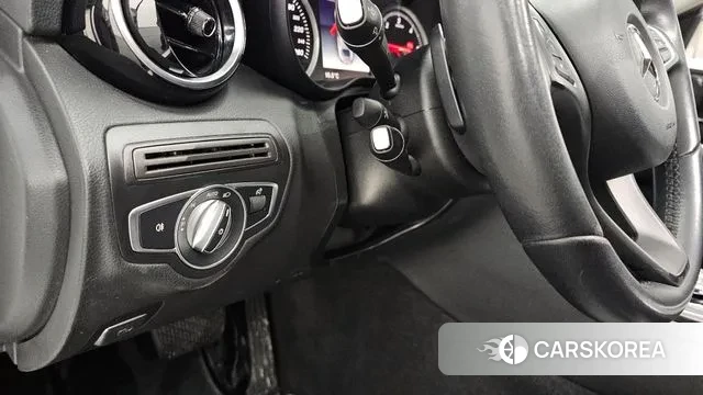 Mercedes-Benz C-Class W205 2018 Белый из Кореи, фото 5