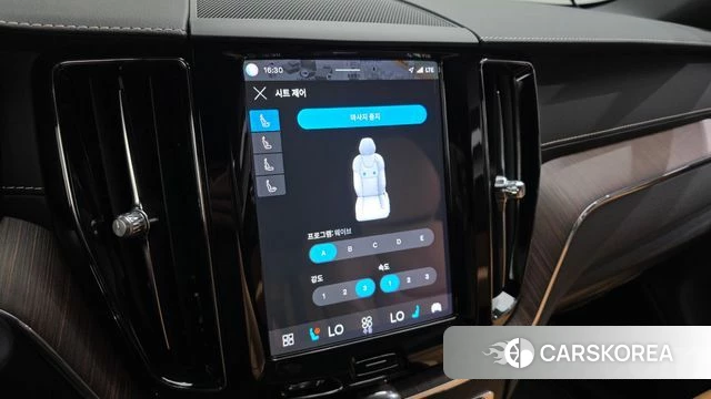 Volvo XC60 second Generation 2022 Белый из Кореи, фото 5