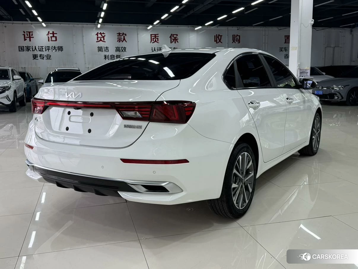 Kia K3 2021 Белый из Китая, фото 5