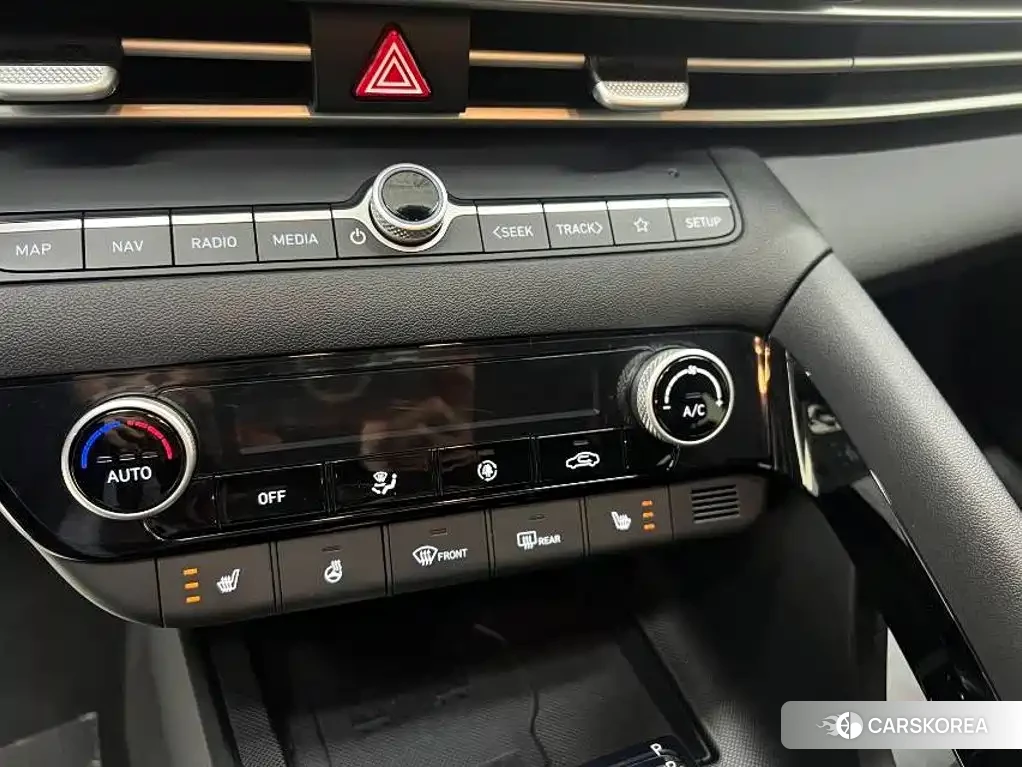 Hyundai Elantra 2023 Белый из Китая, фото 5