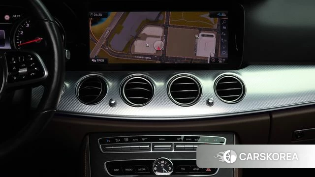 Mercedes-Benz E-Class W213 2019 Серебряный из Кореи, фото 5
