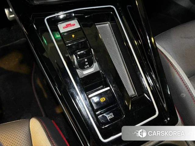 Volkswagen Golf 8th Generation 2024 Белый из Кореи, фото 5