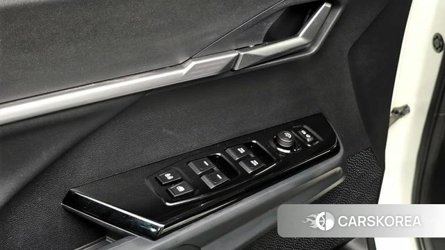 Ssangyong Torres 2023 Белый двухцветный из Кореи, фото 5