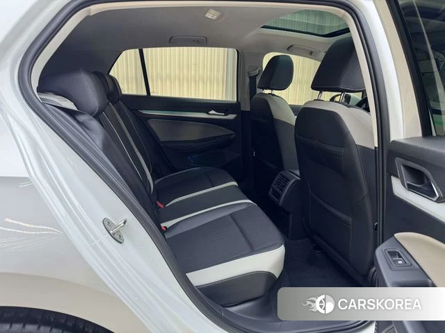 Volkswagen Golf 2022 Белый из Китая, фото 5