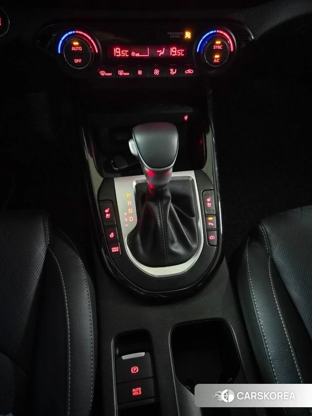 Kia The New K3 2nd generation 2021 Белый из Кореи, фото 5