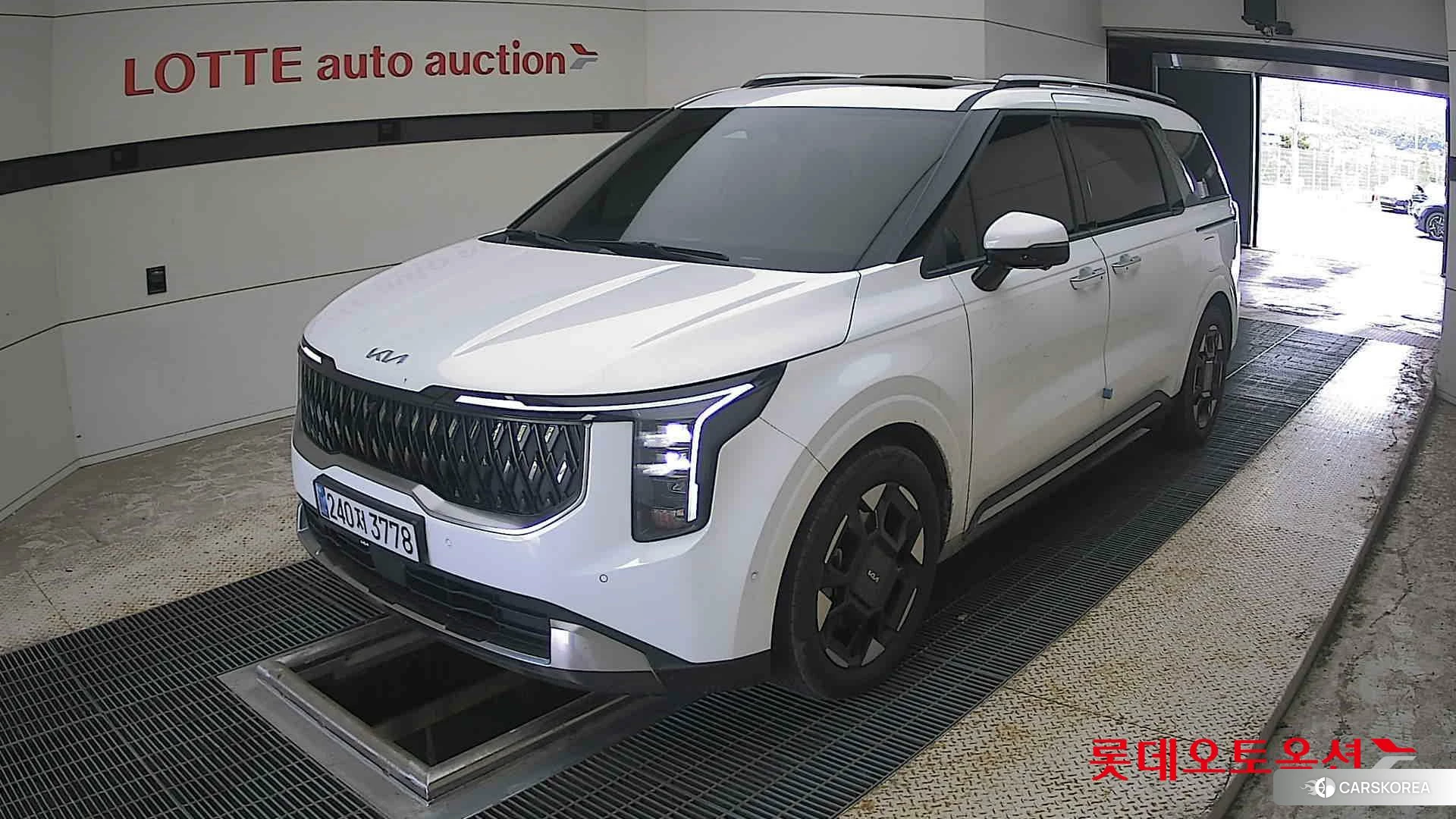 Kia Carnival 2025 Белый из Кореи, фото 5