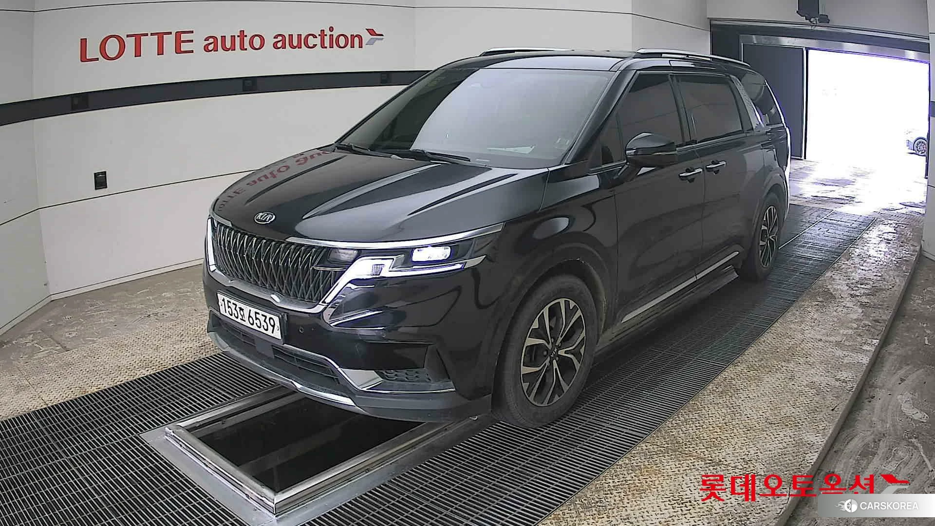 Kia Carnival 2021 Черный из Кореи, фото 5