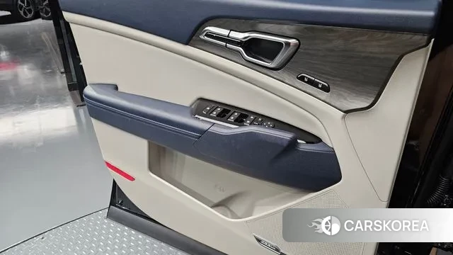 Kia Sportage 5th Generation Hybrid 2023 Черный из Кореи, фото 5