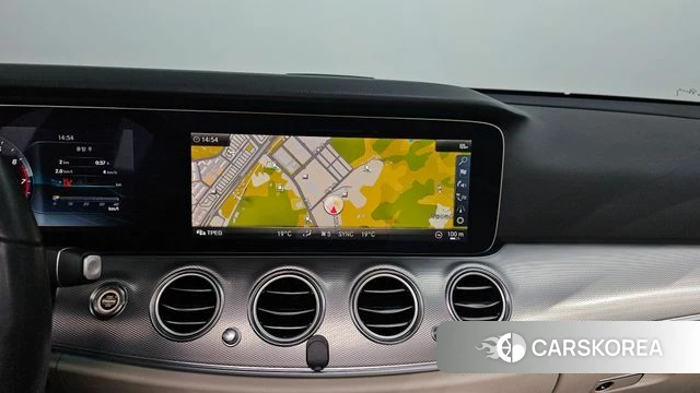 Mercedes-Benz E-Class W213 2019 Серебряный из Кореи, фото 5