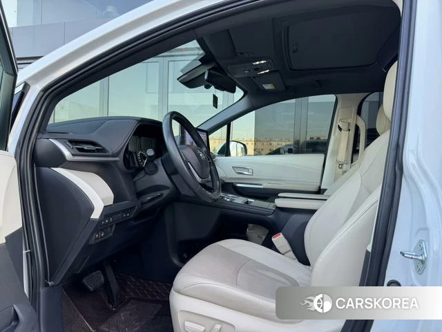 Toyota Saina 2022 Белый из Китая, фото 5