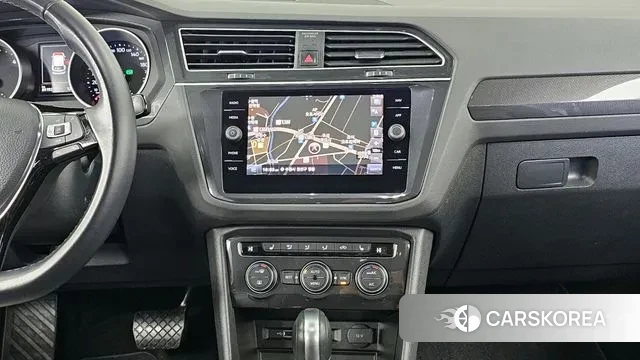 Volkswagen Tiguan second Generation 2019 Белый из Кореи, фото 5