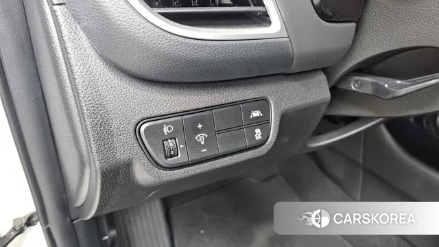 Kia Seltos 2022 Белый из Кореи, фото 5