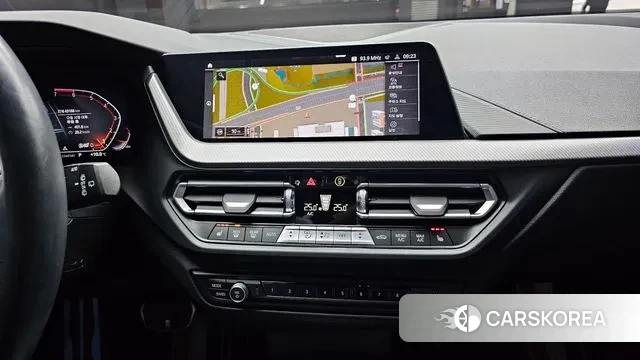 BMW 1 Series (F40) 2023 Белый из Кореи, фото 5