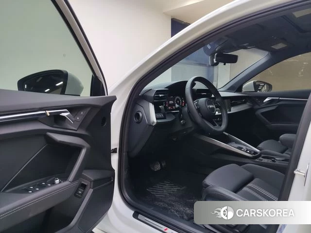 Audi A3 2023 Белый из Китая, фото 5